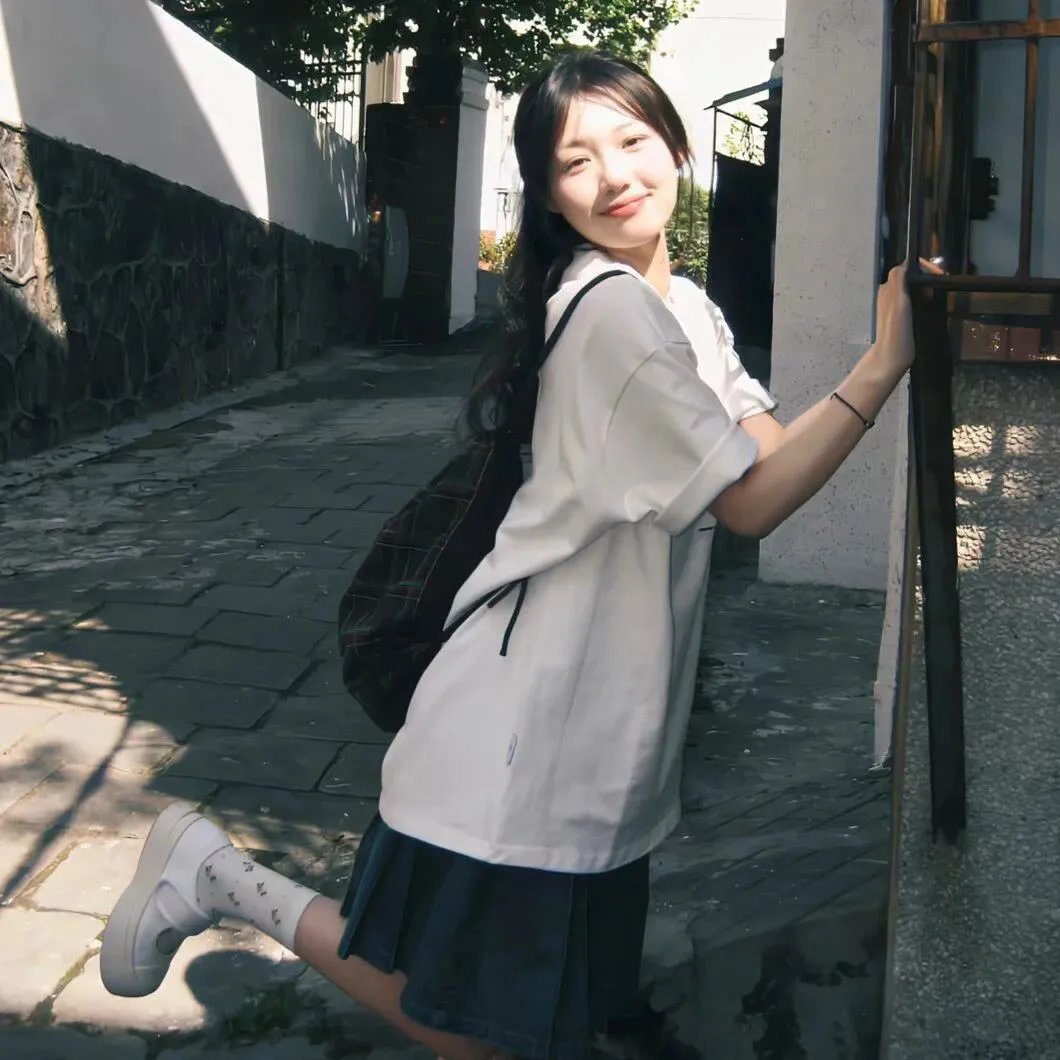 灵异女仆第三季封面