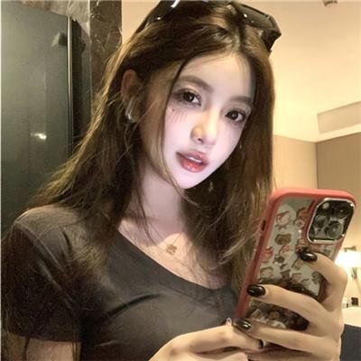 玛丽莲有深黑之眸封面